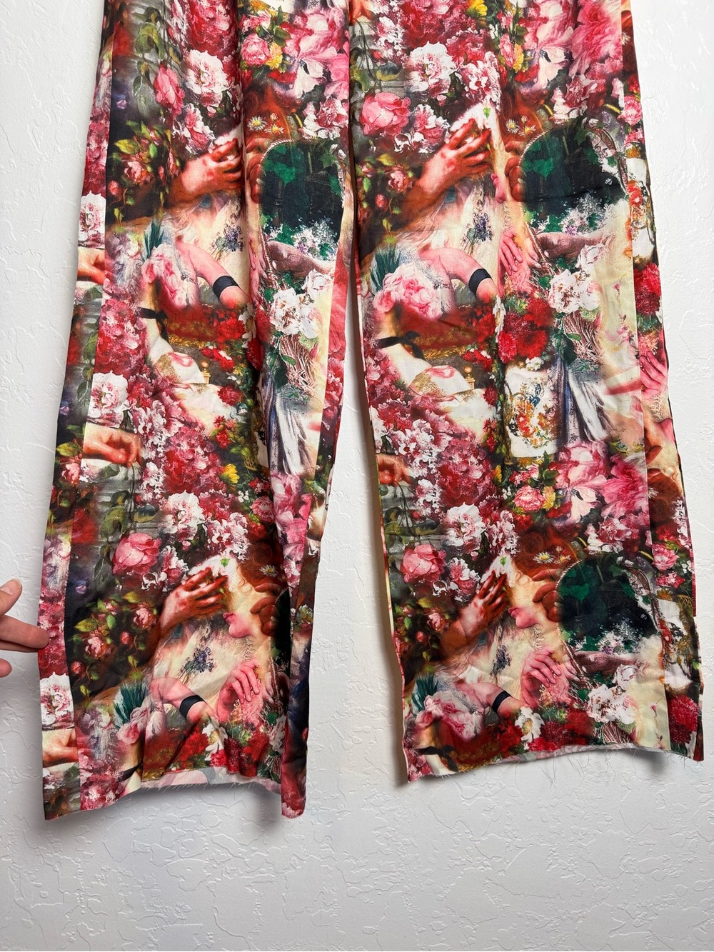 PrettyLittleThing Rose Femme Renaissance Print Wide Leg Satin Pants Trousers - Picture 6 of 12